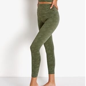 Beyond Yoga High Rise Midi Leggings Eden Camo Jacquard